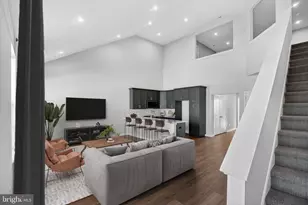 12 Ivy Ln, Levittown, PA 19055 - Photo 2