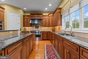 288 Jane Chapman Dr E, Newtown, PA 18940 - Photo 30