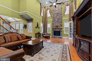 288 Jane Chapman Dr E, Newtown, PA 18940 - Photo 14