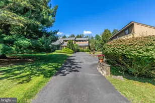 2511 Hickory Ln, Coopersburg, PA 18036 - Photo 2