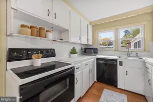 409 N Pine St, Langhorne, PA 19047 - Photo 12