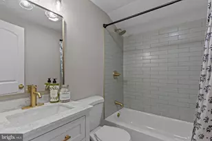 14 Iris Rd, Levittown, PA 19057 - Photo 20