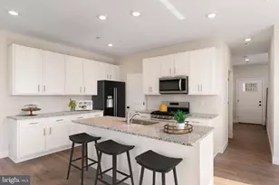 52 N 8th St, Perkasie, PA 18944 - Photo 2