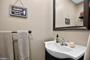 423 N Mt Vernon Cir, Bensalem, PA 19020 - Photo 12