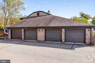 35 Essex Pl, Newtown, PA 18940 - Photo 30