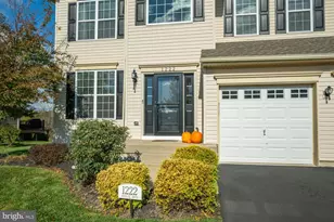 1222 Hockley Dr, Perkasie, PA 18944 - Photo 2