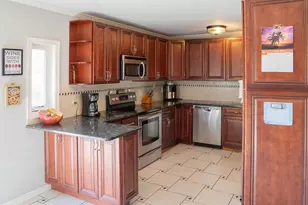 154 Juniper Dr, Levittown, PA 19056 - Photo 8