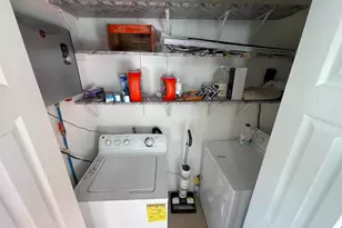 22 Myrtle Ln, Levittown, PA 19054 - Photo 8