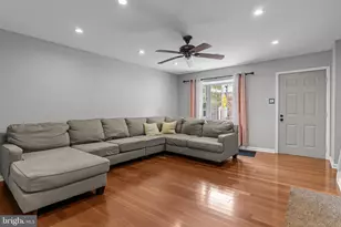 435 N Mt Vernon Cir, Bensalem, PA 19020 - Photo 4