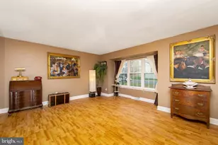 180 Independence Dr, Holland, PA 18966 - Photo 8