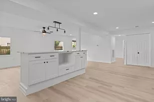 35 Thimbleberry Ln, Levittown, PA 19054 - Photo 8