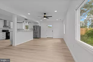 35 Thimbleberry Ln, Levittown, PA 19054 - Photo 6