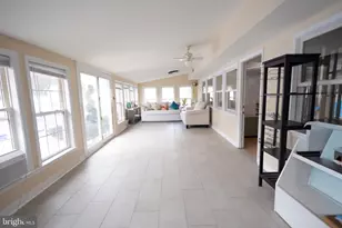 24 Rose Apple Rd, Levittown, PA 19056 - Photo 8