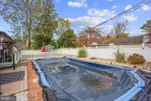 301 Snowball Dr, Levittown, PA 19056 - Photo 32