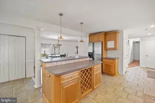 301 Snowball Dr, Levittown, PA 19056 - Photo 10