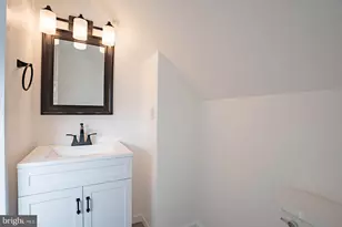 42 Hollyhock Ln, Levittown, PA 19055 - Photo 22