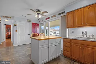 20 Fireside Ln, Levittown, PA 19055 - Photo 8