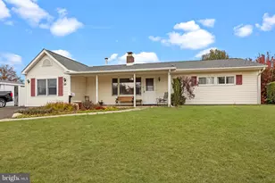 20 Fireside Ln, Levittown, PA 19055 - Photo 2