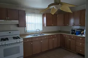 2416 Fleetwing Dr, Levittown, PA 19057 - Photo 6