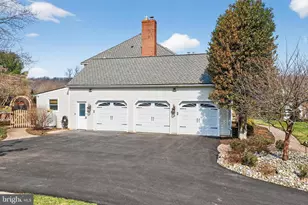 10 Avondale Dr, Newtown, PA 18940 - Photo 22