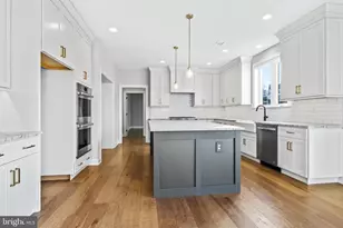 4246 Kleinot Dr, Doylestown, PA 18902 - Photo 2