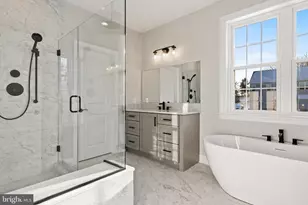 4246 Kleinot Dr, Doylestown, PA 18902 - Photo 6