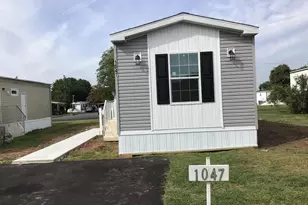 1047 Aldrich Dr, Morrisville, PA 19067 - Photo 2