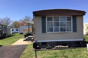 5510 Golden Dr, Morrisville, PA 19067 - Photo 2