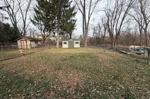 120 Redwood Dr, Quakertown, PA 18951 - Photo 2