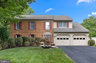 150 Hartford Ln, Newtown, PA 18940 - Photo 2