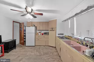 368 Dorrance St, Bristol, PA 19007 - Photo 36