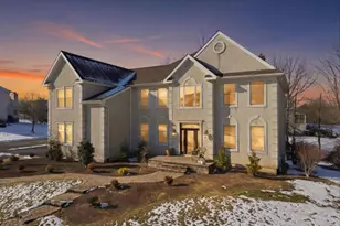 57 Cropwell Ln, Southampton, PA 18966 - Photo 2