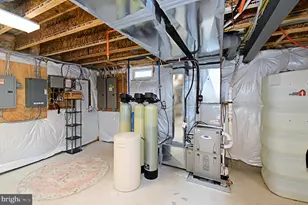 19 Goldney Dr, Newtown, PA 18940 - Photo 100