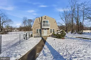 2623 E Ave, Levittown, PA 19056 - Photo 2
