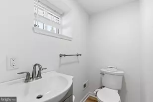 2623 E Ave, Levittown, PA 19056 - Photo 18