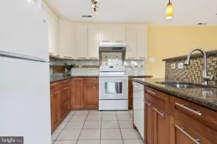 14303 Cornerstone Dr, Yardley, PA 19067 - Photo 10
