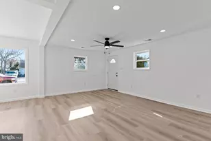 261 Northpark Dr, Levittown, PA 19054 - Photo 10