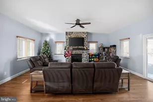 236 Hickory Rd, Warminster, PA 18974 - Photo 16