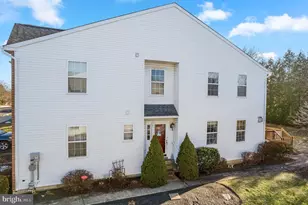 260 Hampshire Dr, Sellersville, PA 18960 - Photo 4