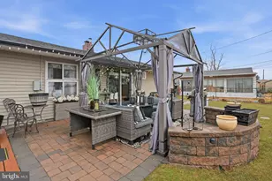 165 Crabtree Dr, Levittown, PA 19055 - Photo 18