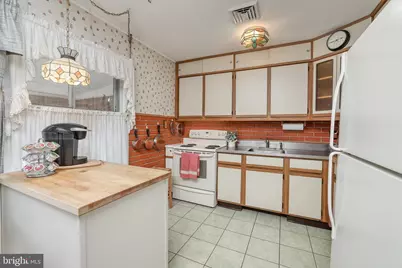 110 Kenwood Drive N, Levittown, PA 19055 - Photo 12