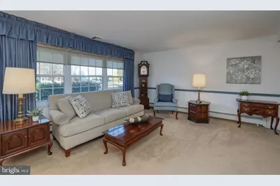 110 Kenwood Drive N, Levittown, PA 19055 - Photo 8