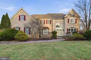 4 Sunrise Dr, Doylestown, PA 18901 - Photo 2