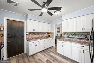 29 Spindletree Rd, Levittown, PA 19056 - Photo 10