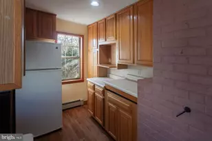 273 Birch Dr, Levittown, PA 19054 - Photo 10