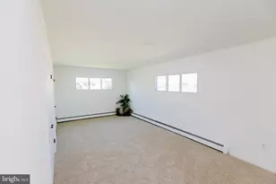 21 Velvet Ln, Levittown, PA 19054 - Photo 24