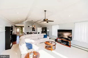 72 Thornridge Dr, Levittown, PA 19054 - Photo 18