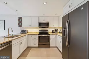 1004 Birdie Ln, Doylestown, PA 18901 - Photo 12