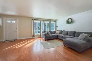 60 Caledonia Dr, Warminster, PA 18974 - Photo 2