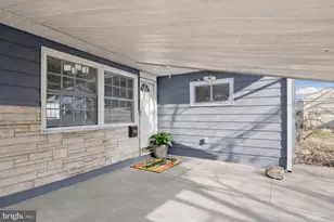 30 Meadow Ln, Levittown, PA 19054 - Photo 6